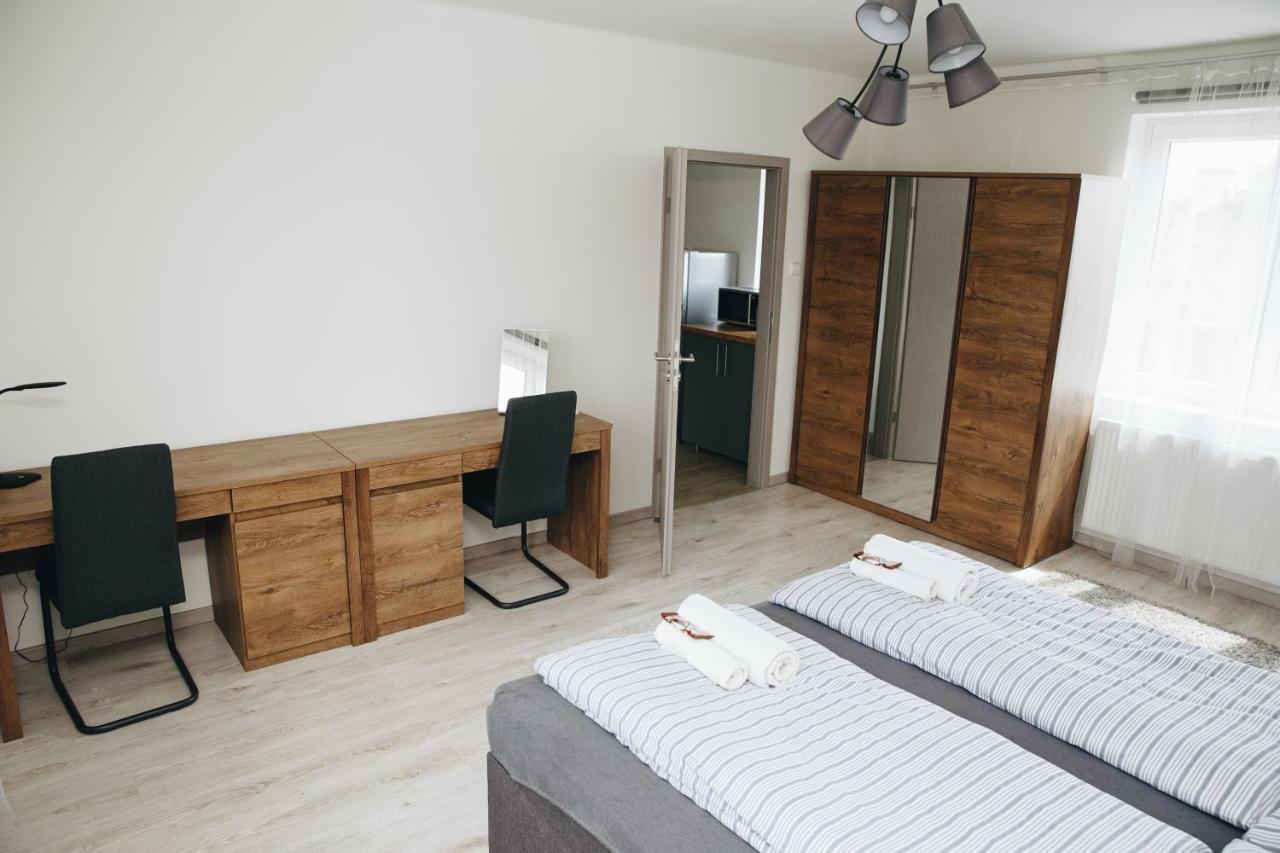 Alisa Apartments Kostomlaty nad Labem المظهر الخارجي الصورة